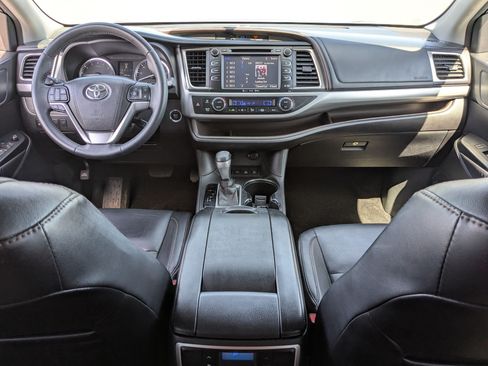 Used 2016 Toyota Highlander XLE AWD/4WD image 33