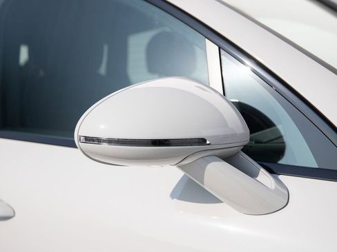 New 2026 Porsche Macan S image 12