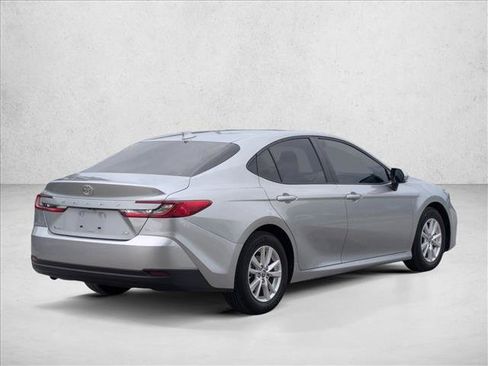 Used 2025 Toyota Camry LE FWD image 5