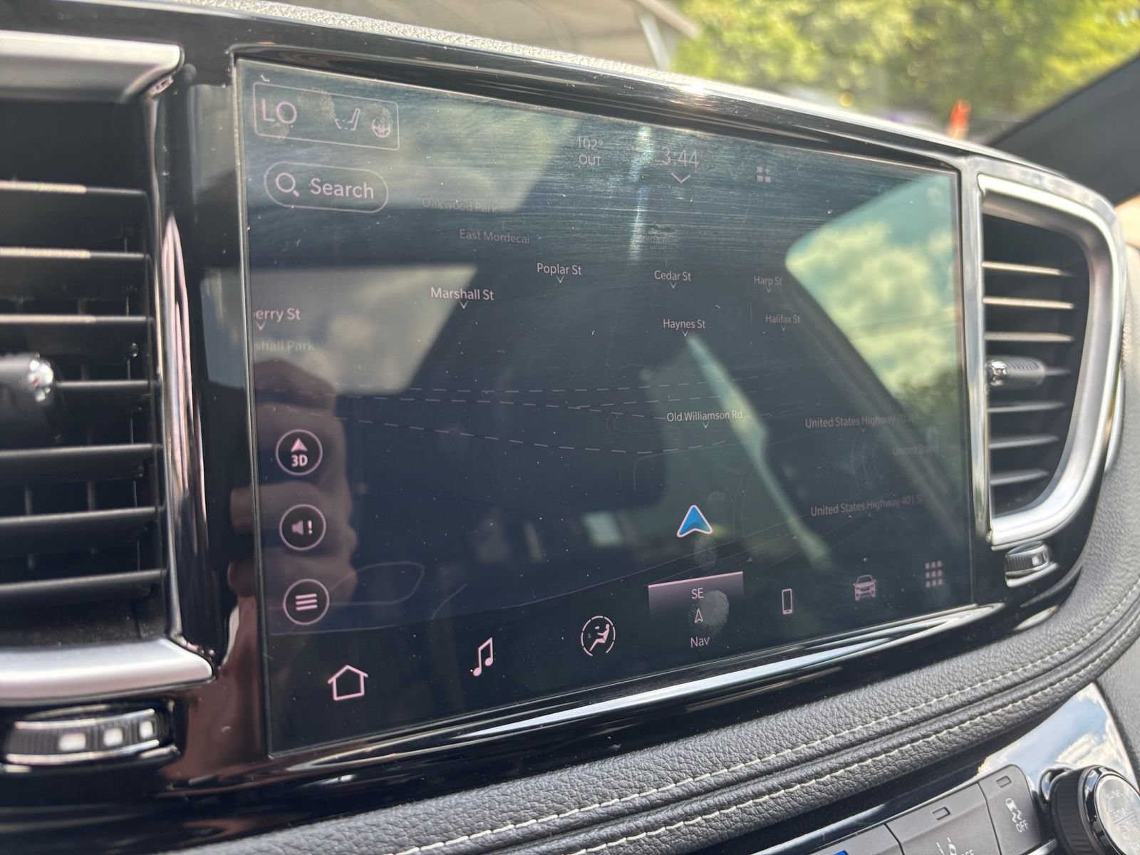 Used 2025 Chrysler Pacifica Limited FWD image 19