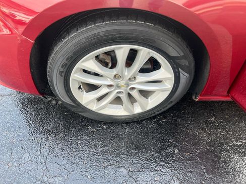 Used 2017 Chevrolet Malibu LT image 19