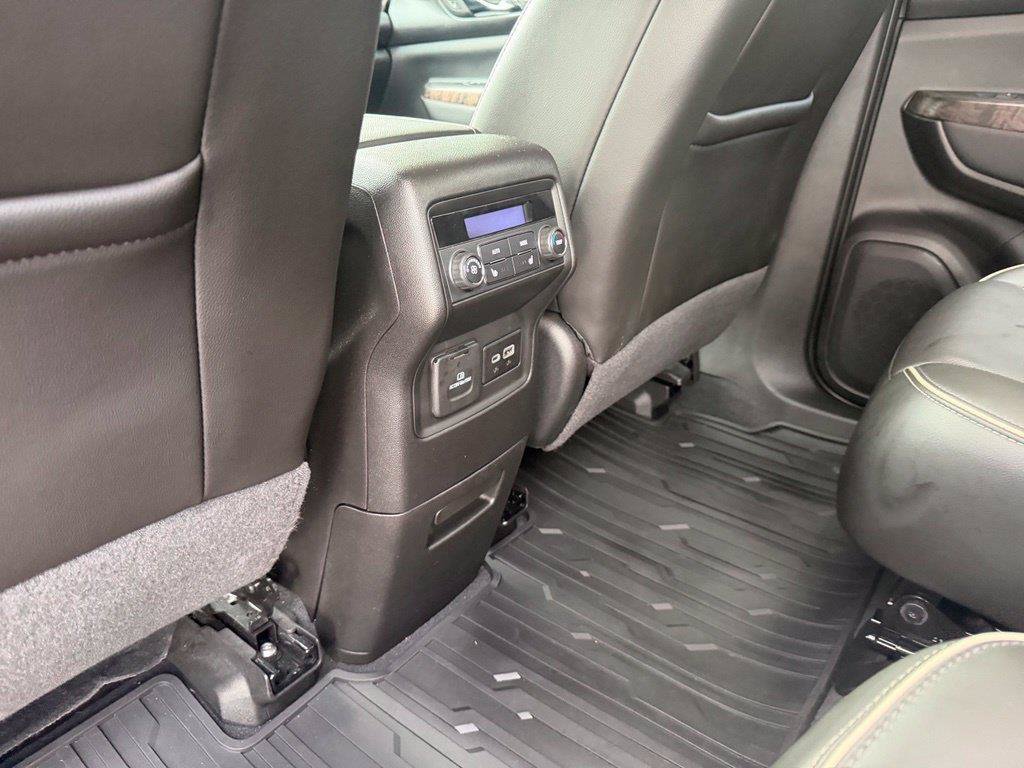 Used 2023 GMC Acadia Denali w/ Black Diamond Edition AWD/4WD image 11