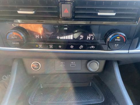 Used 2023 Nissan Rogue SV image 23