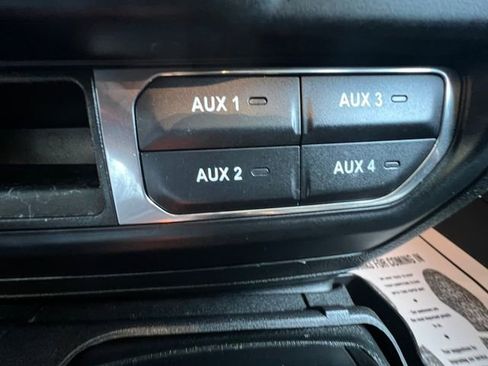 Used 2023 Jeep Wrangler Unlimited Sahara w/ Cold Weather Group AWD/4WD image 22