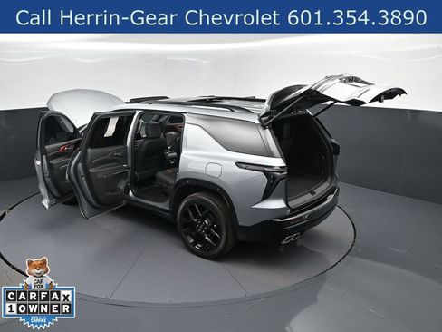 Used 2024 Chevrolet Traverse RS image 47