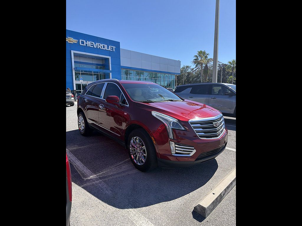 Used 2018 Cadillac XT5 FWD image 1