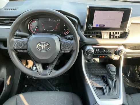 Used 2025 Toyota RAV4 XLE AWD/4WD image 16