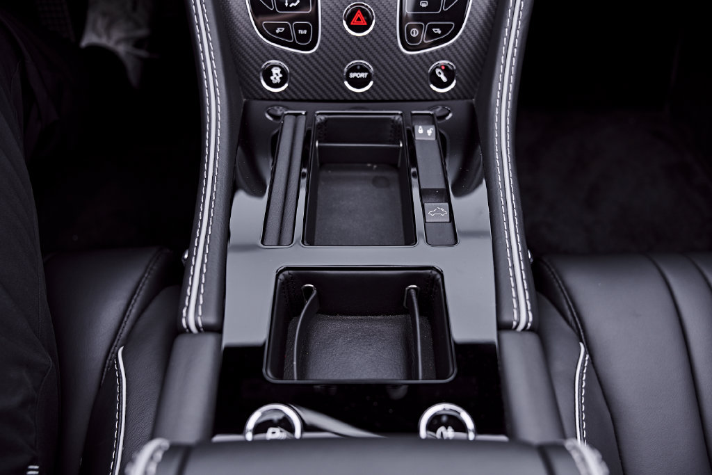 Used 2016 Aston Martin DB9 GT RWD image 76