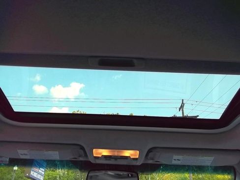 Used 2012 Toyota Camry XLE w/ Leather Pkg FWD image 5