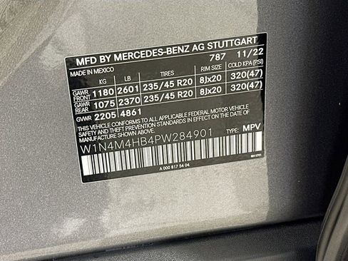 Certified 2023 Mercedes-Benz GLB 250 4MATIC image 31