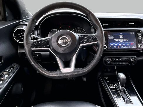 Used 2022 Nissan Kicks SR w/ Premium Package FWD image 5