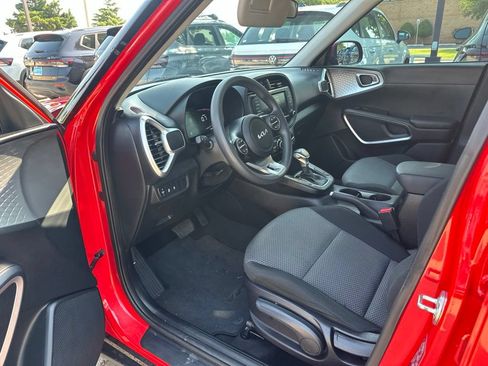 Used 2023 Kia Soul LX FWD image 15