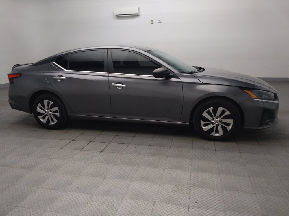 Used 2025 Nissan Altima 2.5 S FWD image 11