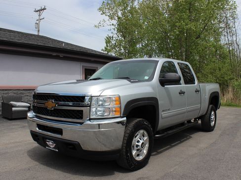 Used 2014 Chevrolet Silverado 2500 LT w/ Snow Plow Prep Package image 12