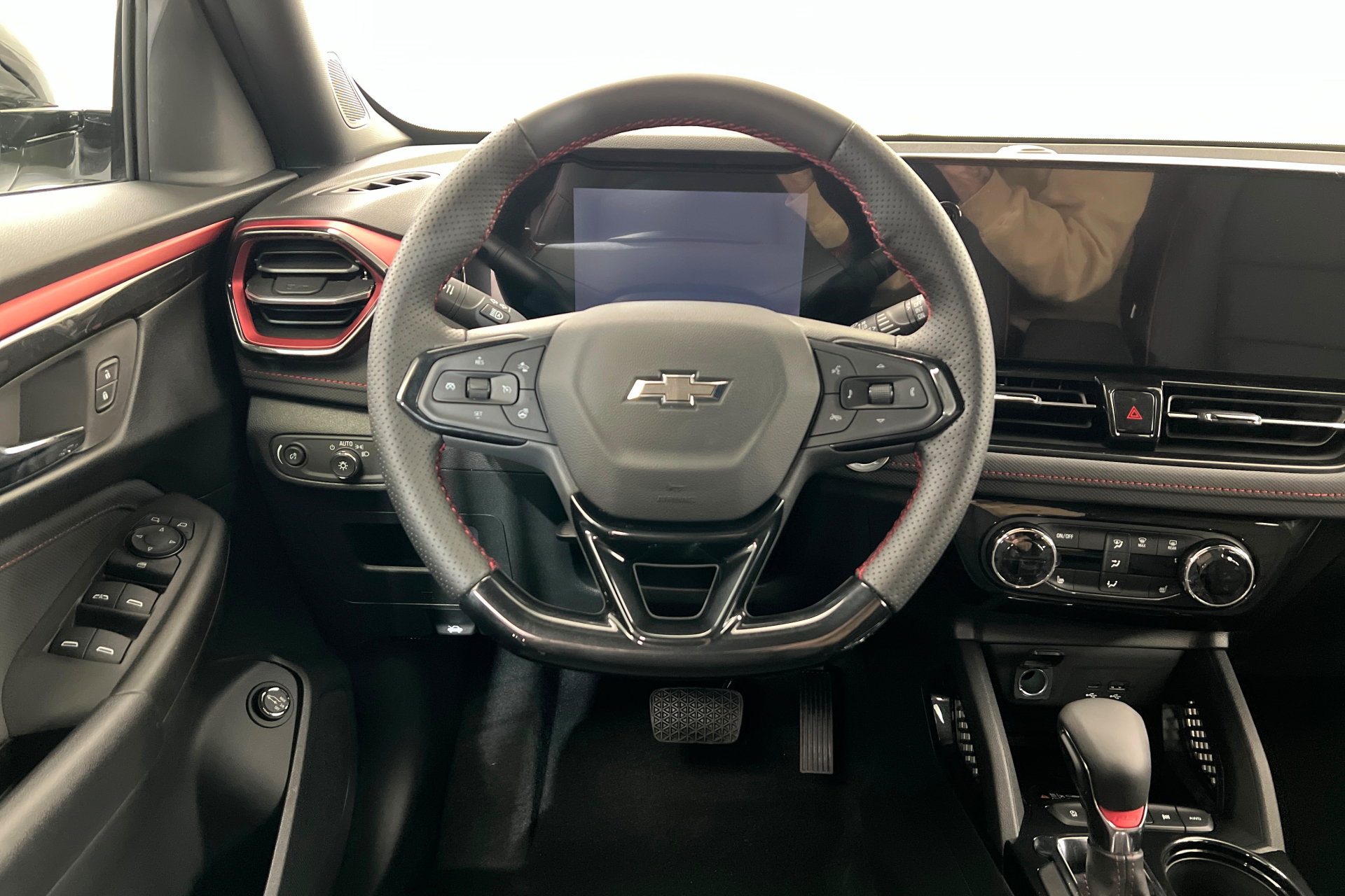 New 2026 Chevrolet TrailBlazer RS w/ Convenience Package AWD/4WD image 13