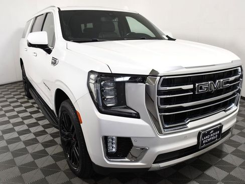 Used 2022 GMC Yukon XL SLT w/ SLT Premium Package AWD/4WD image 9