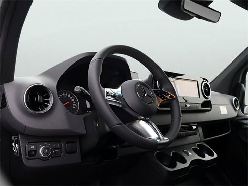 New 2026 Mercedes-Benz Sprinter 2500 image 28