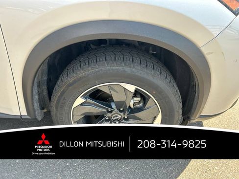 Used 2025 Nissan Rogue SV AWD/4WD image 25