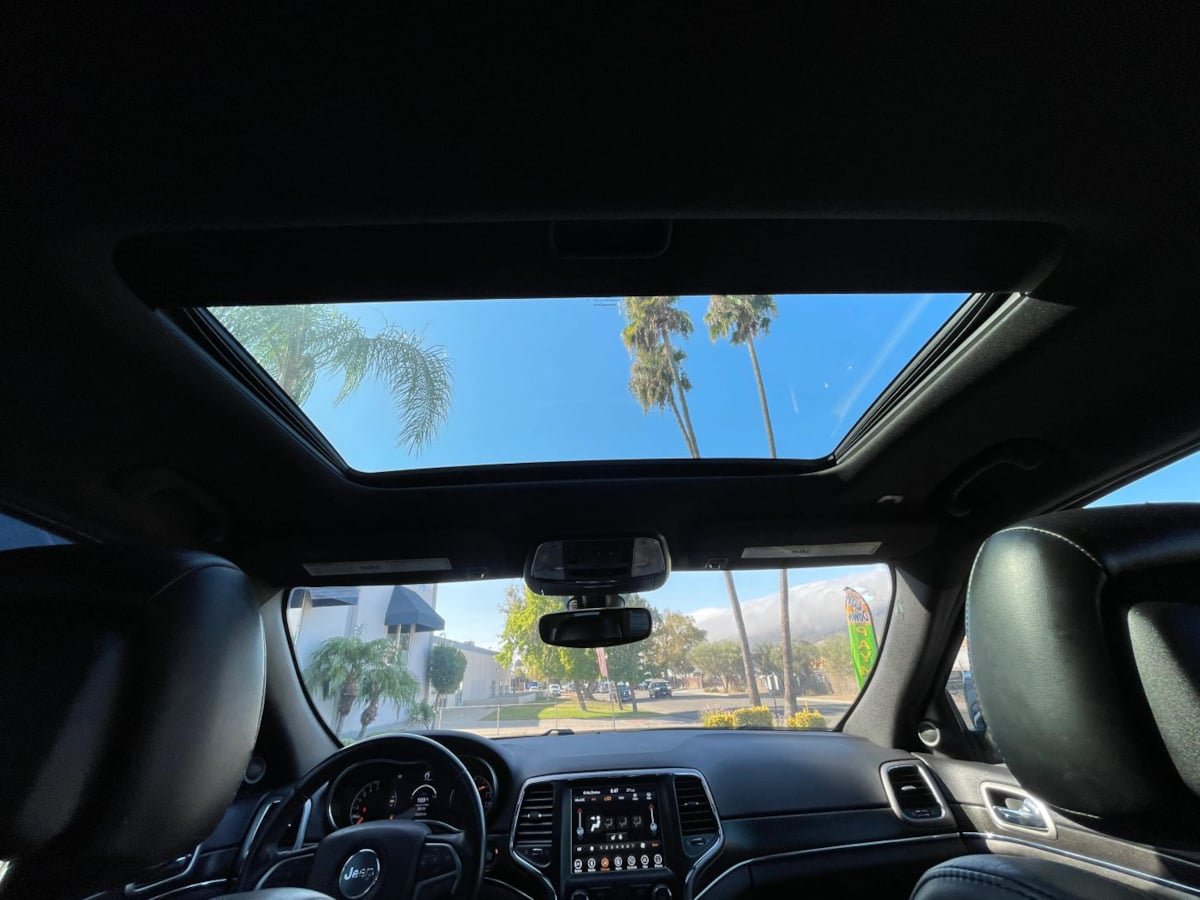 Used 2018 Jeep Grand Cherokee Limited RWD image 15