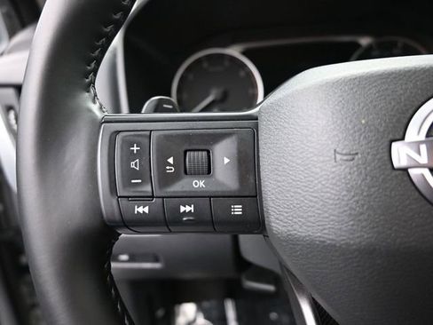 Used 2025 Nissan Rogue SV image 17