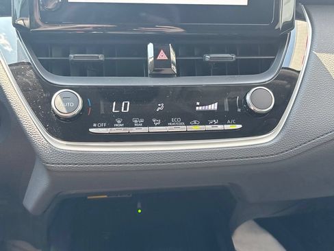 Used 2026 Toyota Corolla Cross LE FWD image 13