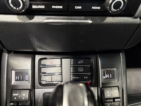 Used 2018 Porsche Macan Base w/ Premium Package image 34