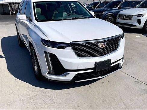 Used 2020 Cadillac XT6 Premium Luxury FWD image 38