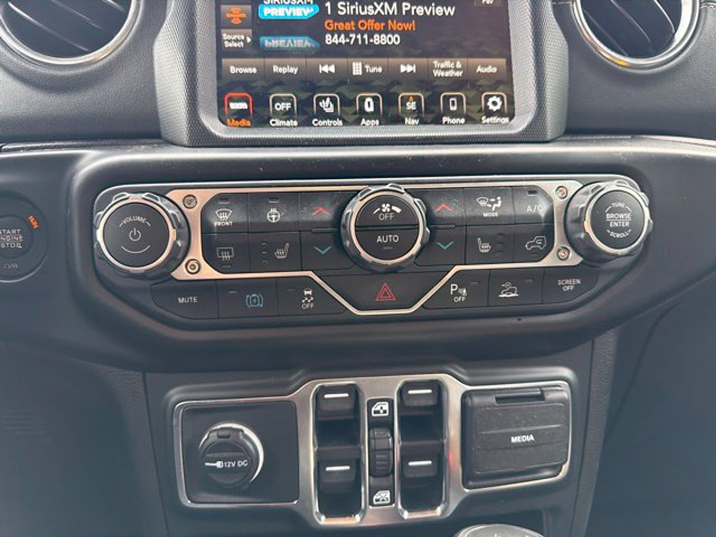 Used 2021 Jeep Wrangler Unlimited Sahara w/ Cold Weather Group AWD/4WD image 19
