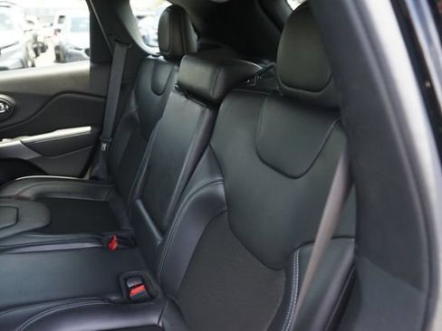 Used 2020 Jeep Cherokee Latitude Plus FWD image 14