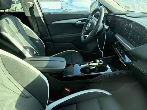 Used 2024 Buick Envision Sport Touring image 5