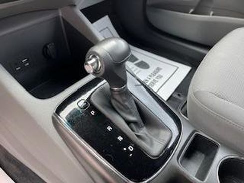 Used 2017 Kia Forte LX image 21