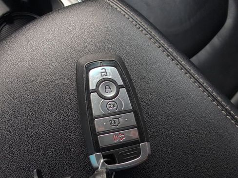 Used 2022 Ford Edge Titanium image 20