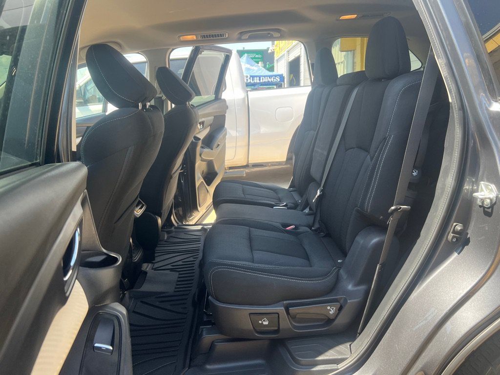 Used 2022 Subaru Ascent Premium w/ Convenience Package AWD/4WD image 15