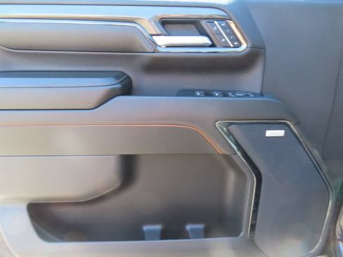 Certified 2025 GMC Sierra 3500 AT4 w/ AT4 Premium Plus Package AWD/4WD image 13