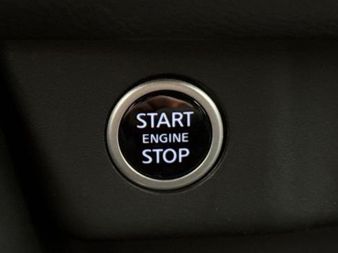Used 2023 Nissan Rogue S AWD/4WD image 18