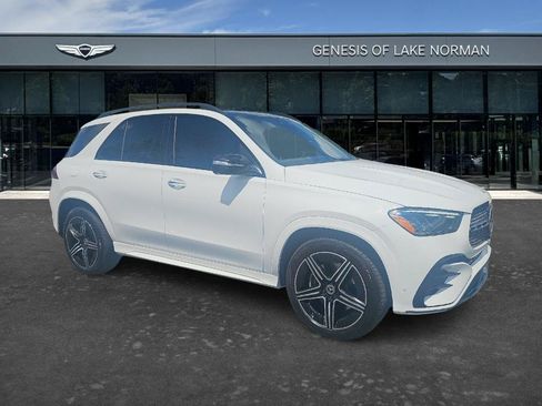 Used 2025 Mercedes-Benz GLE 450e 4MATIC image 3
