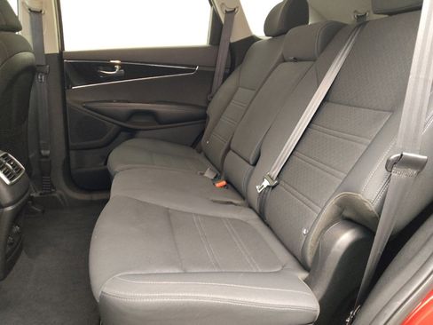 Used 2020 Kia Sorento S FWD image 18