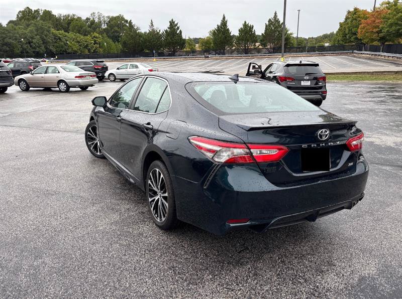 Used 2019 Toyota Camry SE w/ Carpet Mat Package FWD image 6