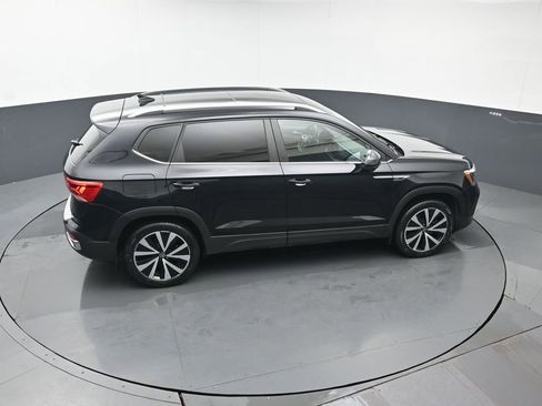 Used 2022 Volkswagen Taos SE w/ Panoramic Sunroof Package image 43