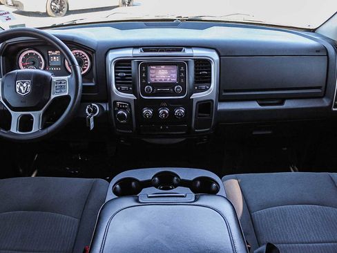 Used 2021 RAM 1500 Classic SLT image 12