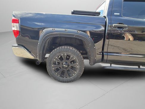 Used 2021 Toyota Tundra SR5 w/ SR5 Upgrade Package AWD/4WD image 33