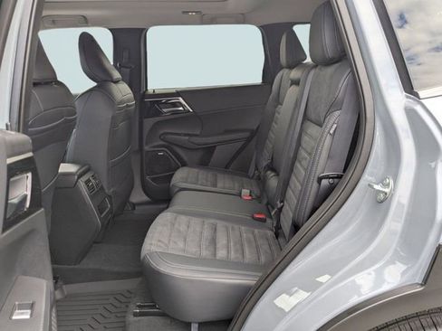 New 2026 Mitsubishi Outlander AWD image 13