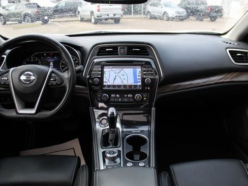 Used 2017 Nissan Maxima Platinum image 12