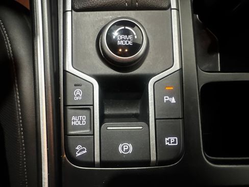 Used 2024 Kia Sorento S FWD image 38