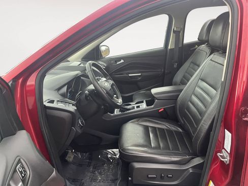 Used 2017 Ford Escape Titanium image 9