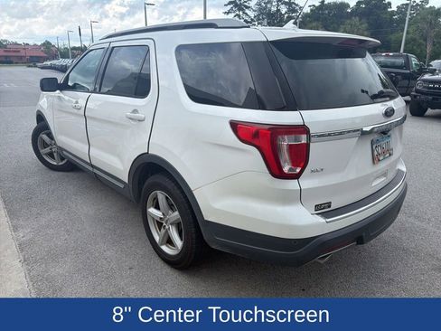 Used 2018 Ford Explorer XLT w/ Equipment Group 202A FWD image 4