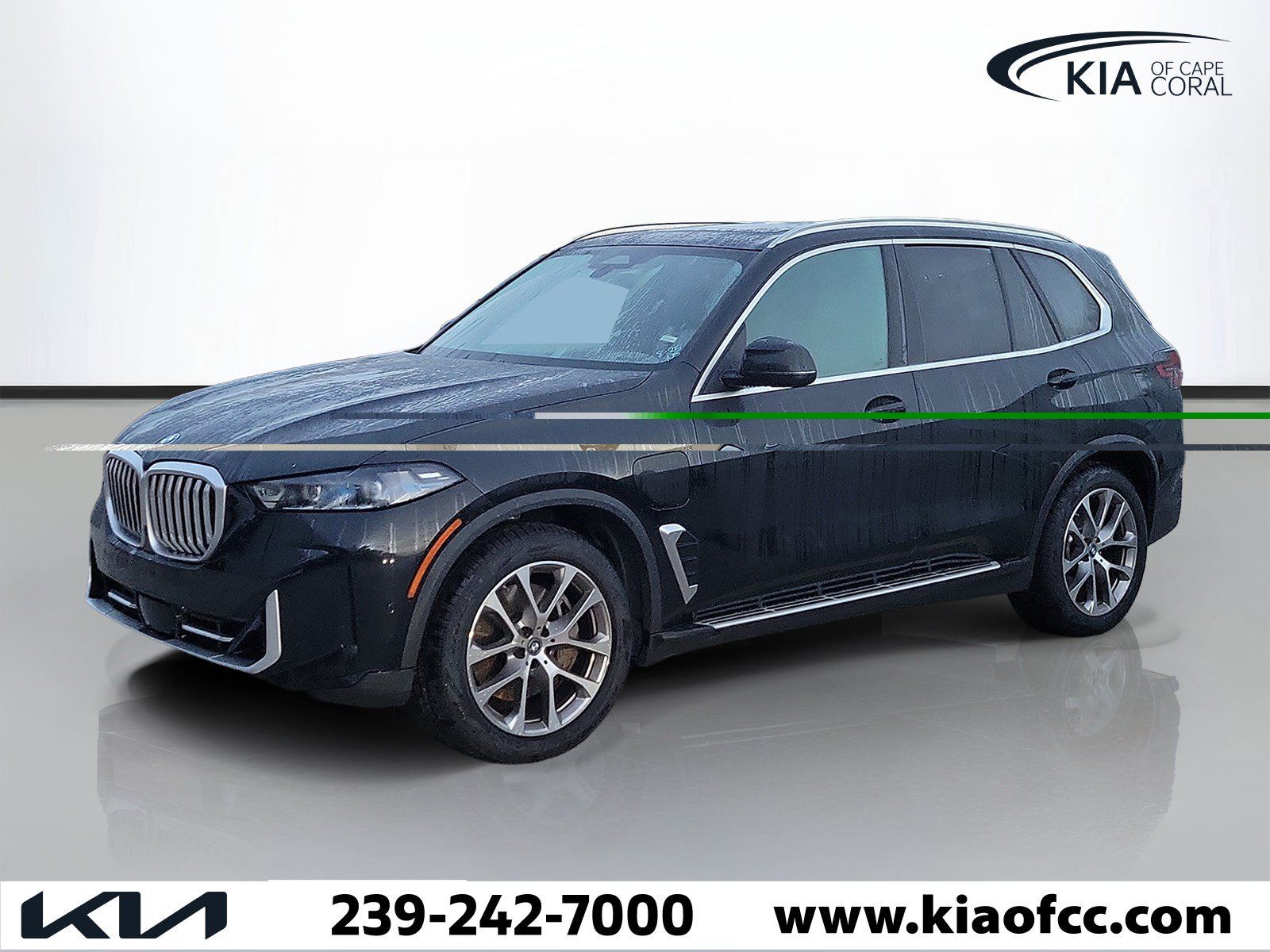 Used 2025 BMW X5 xDrive50e AWD/4WD image 3