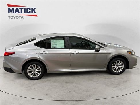 New 2026 Toyota Camry LE image 8