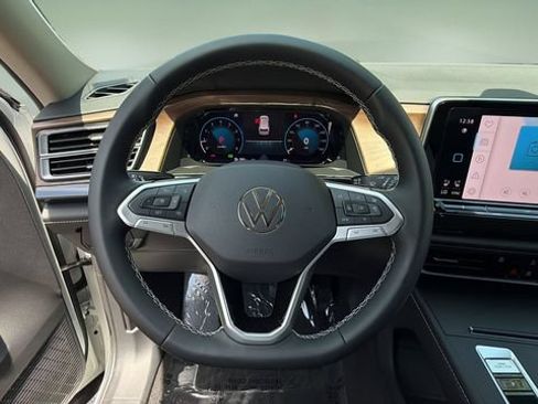 Used 2026 Volkswagen Atlas SE AWD/4WD image 12