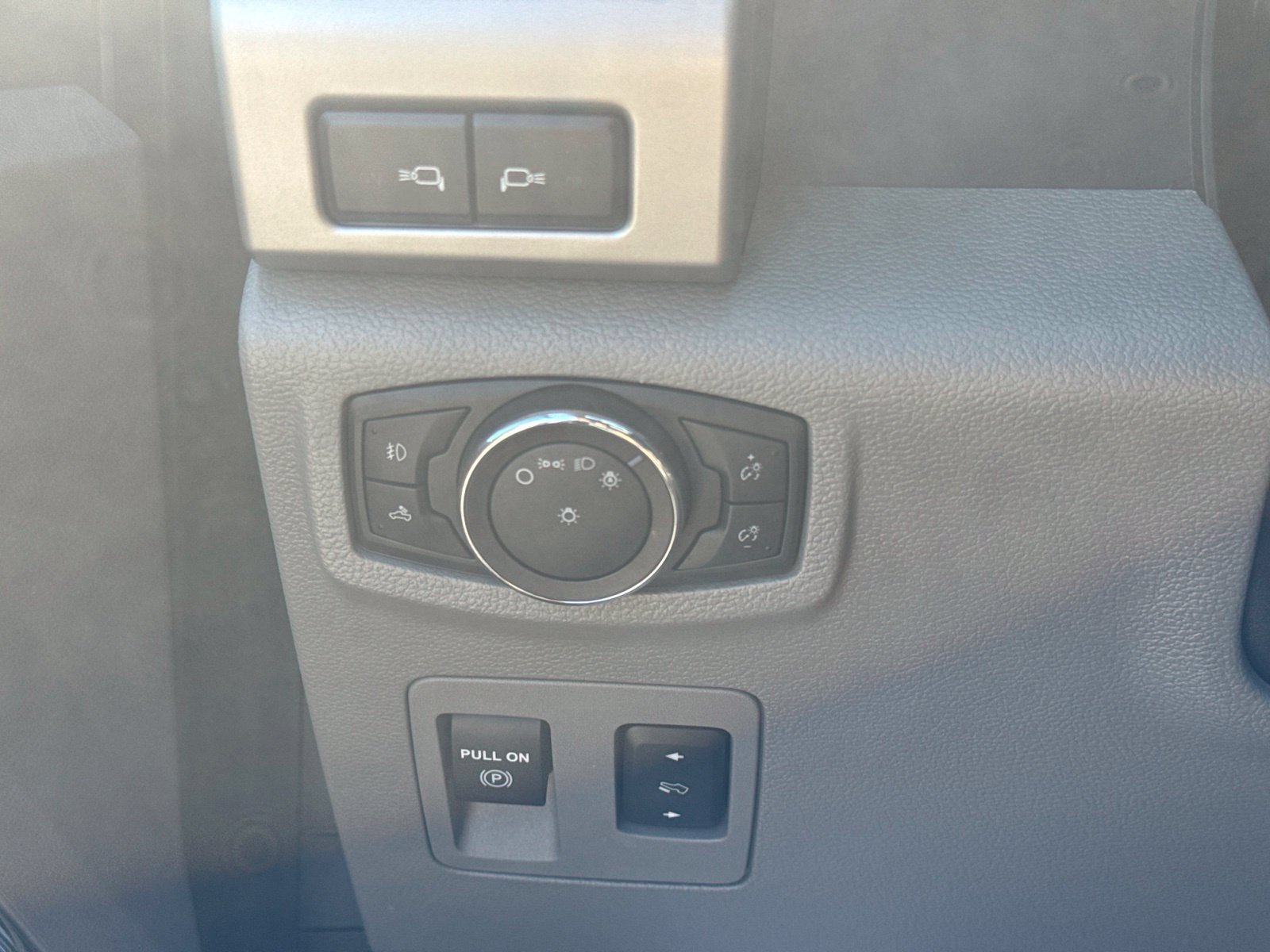 Used 2019 Ford F150 Lariat w/ Equipment Group 502A Luxury AWD/4WD image 22